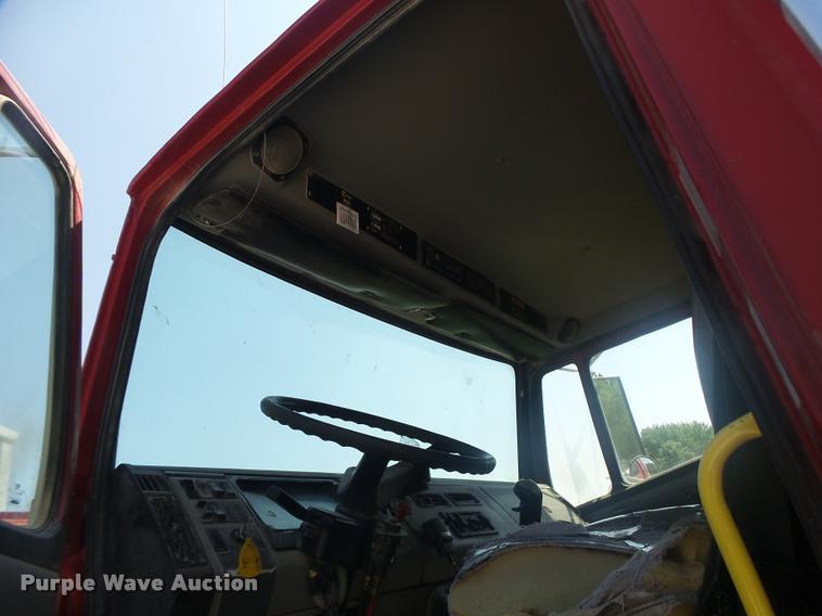 image for item DB1414 2001 Freightliner FL80 dump truck