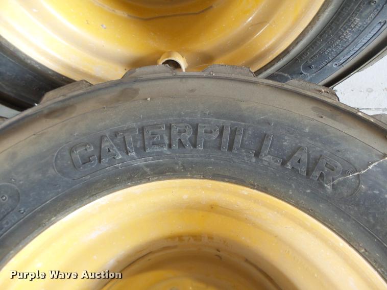 image for item DF9331 Caterpillar skid steer tires
