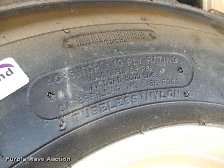 image for item DF9331 Caterpillar skid steer tires