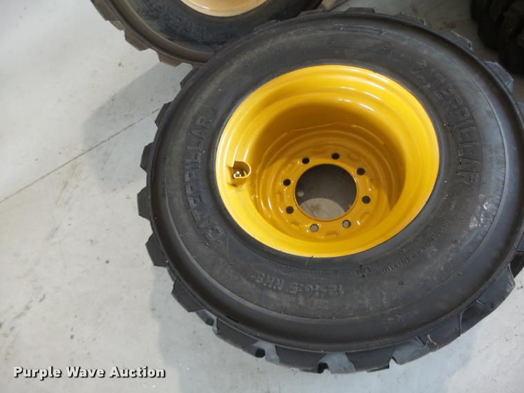 image for item DF9331 Caterpillar skid steer tires