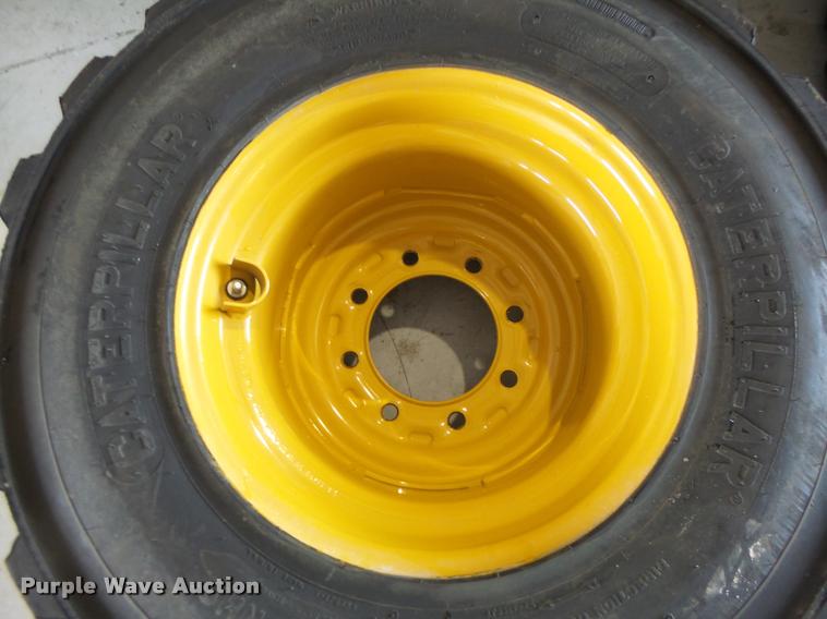 image for item DF9331 Caterpillar skid steer tires