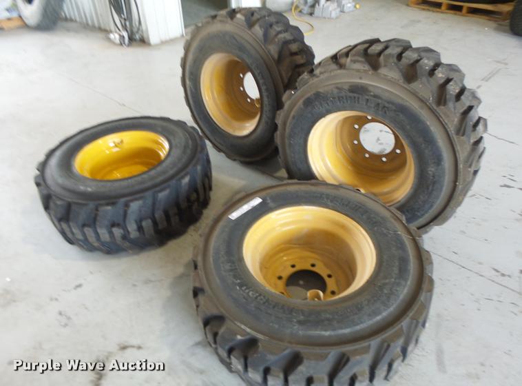 image for item DF9331 Caterpillar skid steer tires
