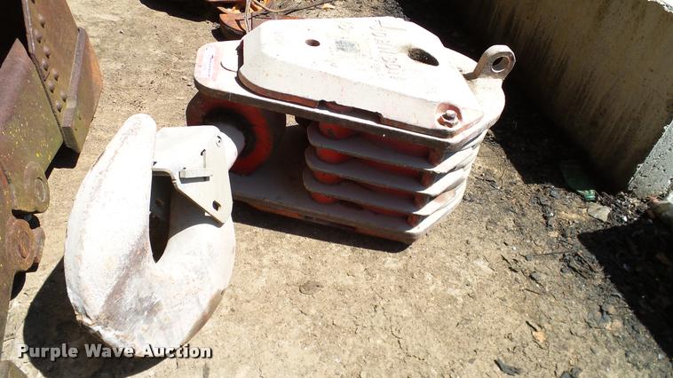 image for item DG9765 Gunnebo Johnson 700N18R snatch block