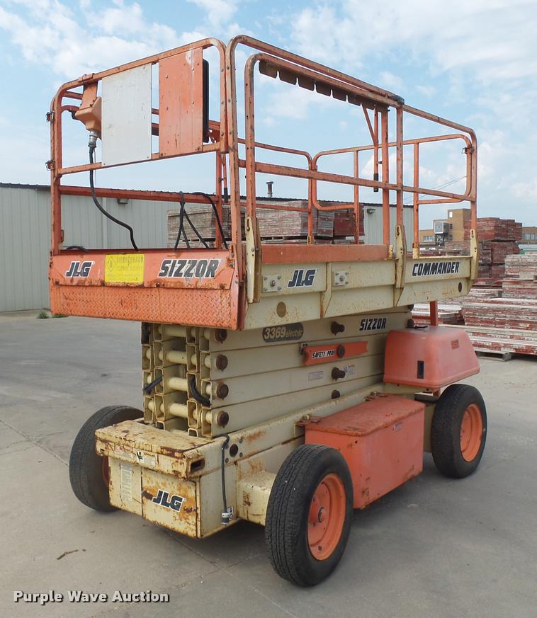 image for item DH9674 1998 JLG 3369E scissor lift