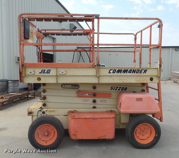 image for item DH9674 1998 JLG 3369E scissor lift