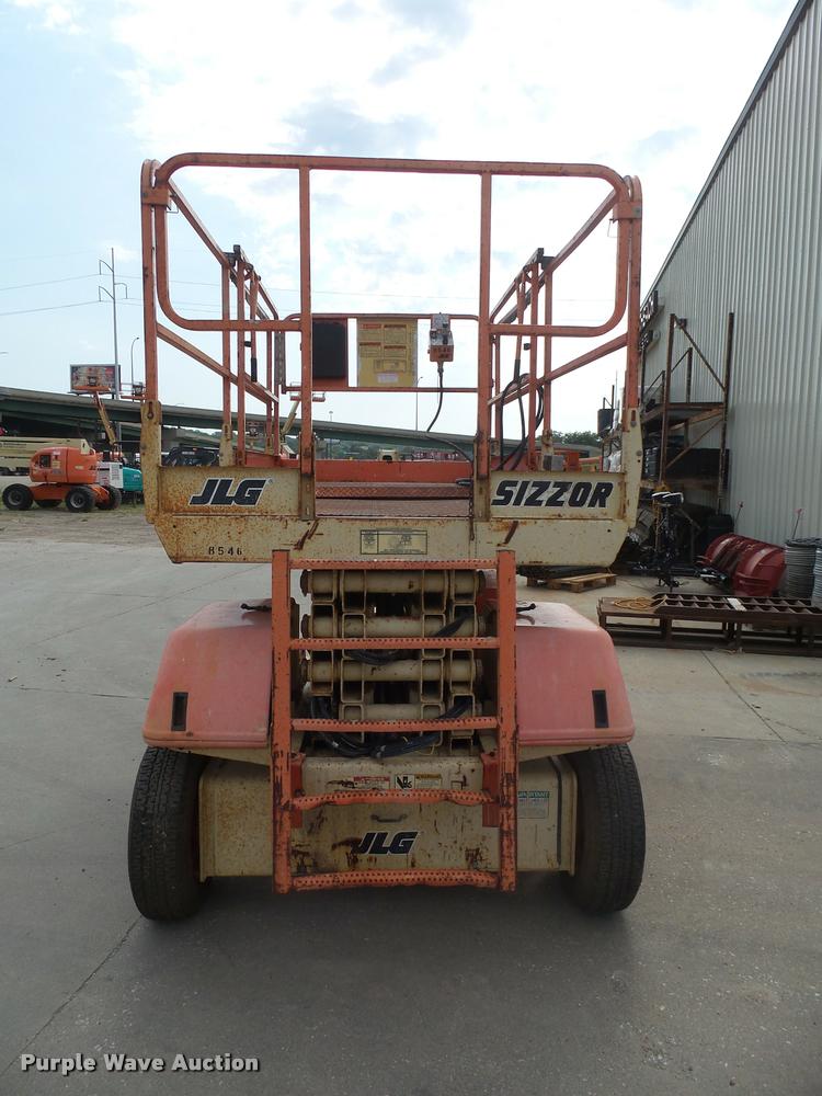 image for item DH9674 1998 JLG 3369E scissor lift