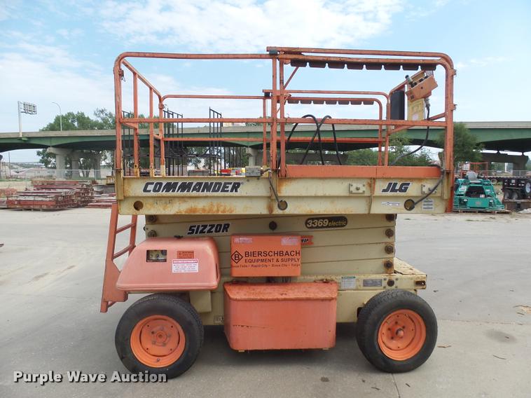 image for item DH9674 1998 JLG 3369E scissor lift