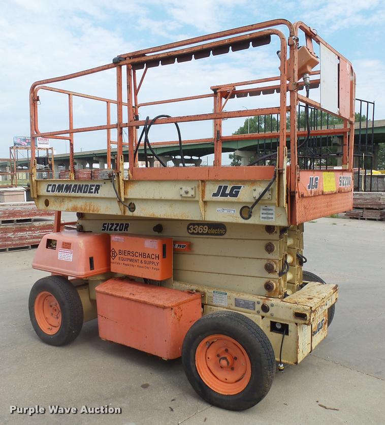 image for item DH9674 1998 JLG 3369E scissor lift