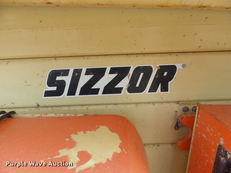 image for item DH9674 1998 JLG 3369E scissor lift