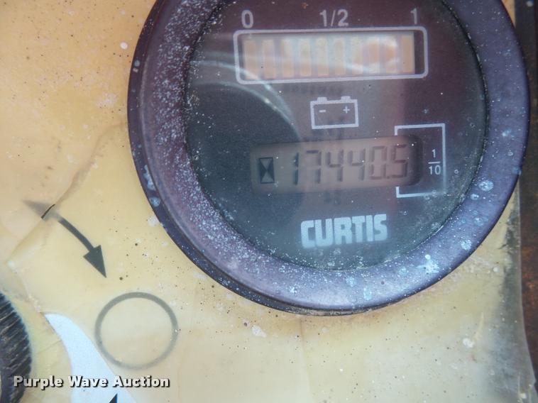 image for item DH9674 1998 JLG 3369E scissor lift