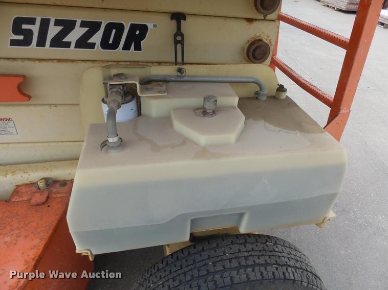 image for item DH9674 1998 JLG 3369E scissor lift