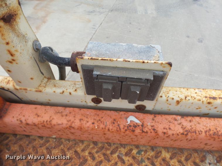 image for item DH9674 1998 JLG 3369E scissor lift