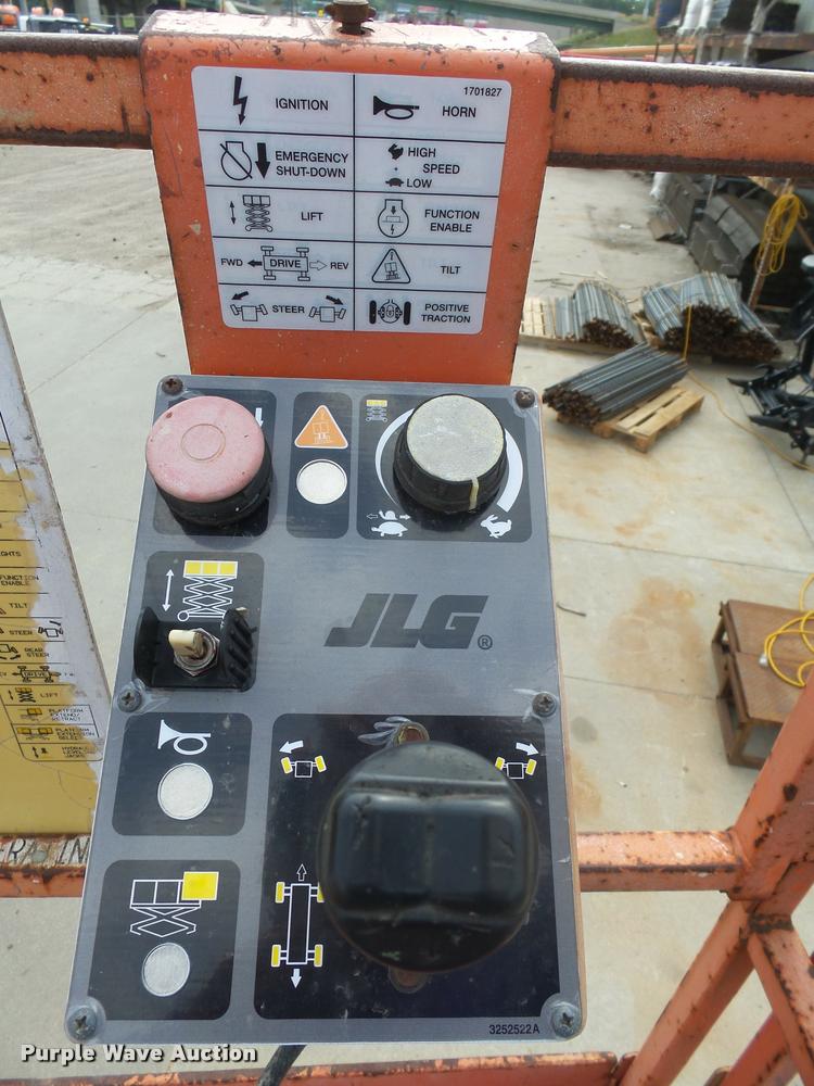 image for item DH9674 1998 JLG 3369E scissor lift