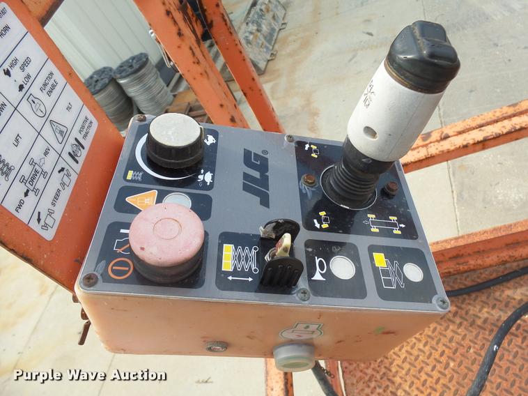 image for item DH9674 1998 JLG 3369E scissor lift