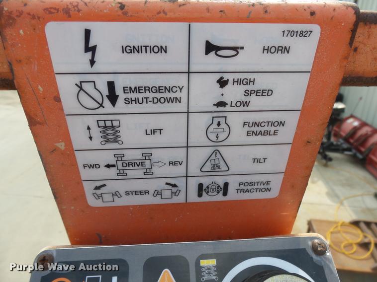 image for item DH9674 1998 JLG 3369E scissor lift