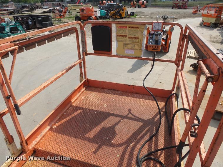 image for item DH9674 1998 JLG 3369E scissor lift