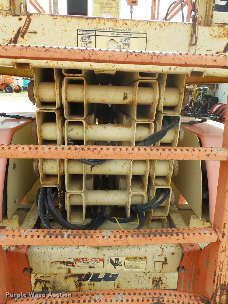 image for item DH9674 1998 JLG 3369E scissor lift
