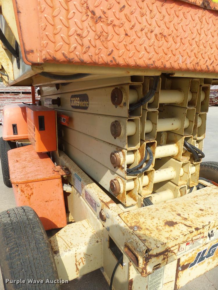 image for item DH9674 1998 JLG 3369E scissor lift