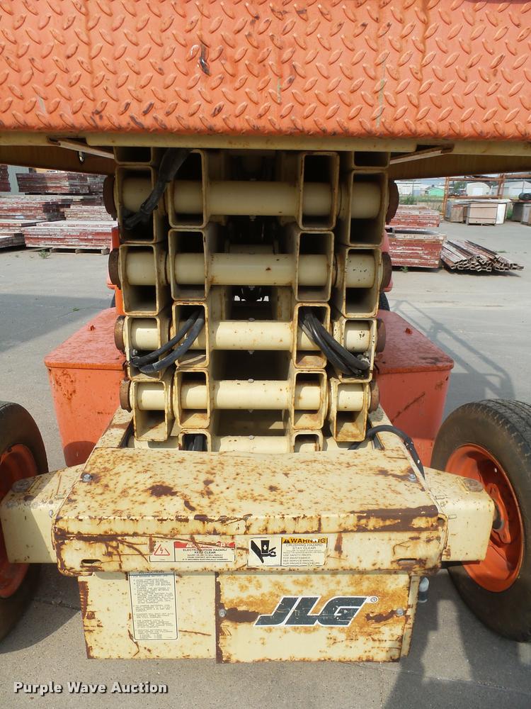 image for item DH9674 1998 JLG 3369E scissor lift