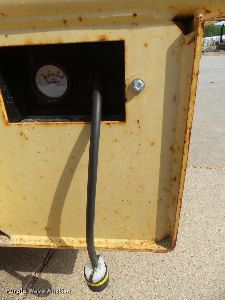 image for item DH9674 1998 JLG 3369E scissor lift