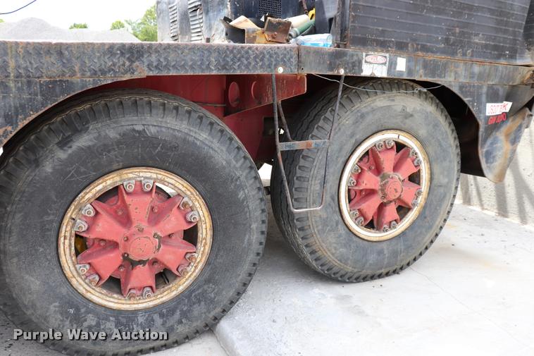 image for item DK9545 1972 Lorain MC790 lattice boom truck crane