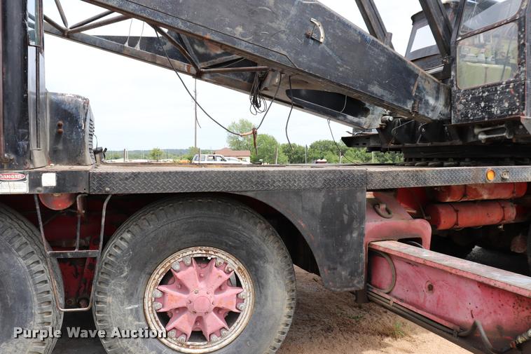 image for item DK9545 1972 Lorain MC790 lattice boom truck crane