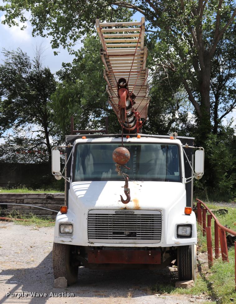 image for item DK9567 1993 Freightliner FL80 crane truck