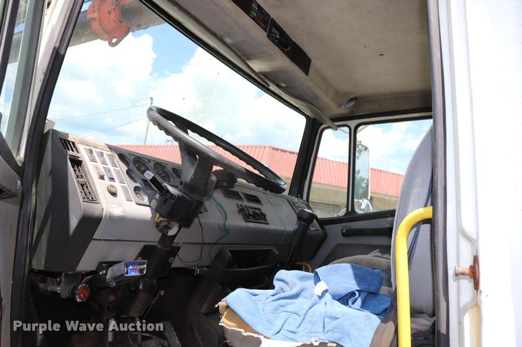 image for item DK9567 1993 Freightliner FL80 crane truck