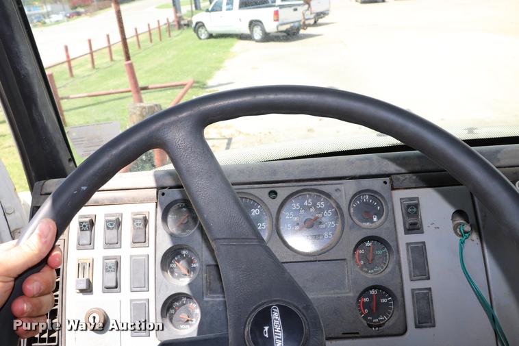 image for item DK9567 1993 Freightliner FL80 crane truck