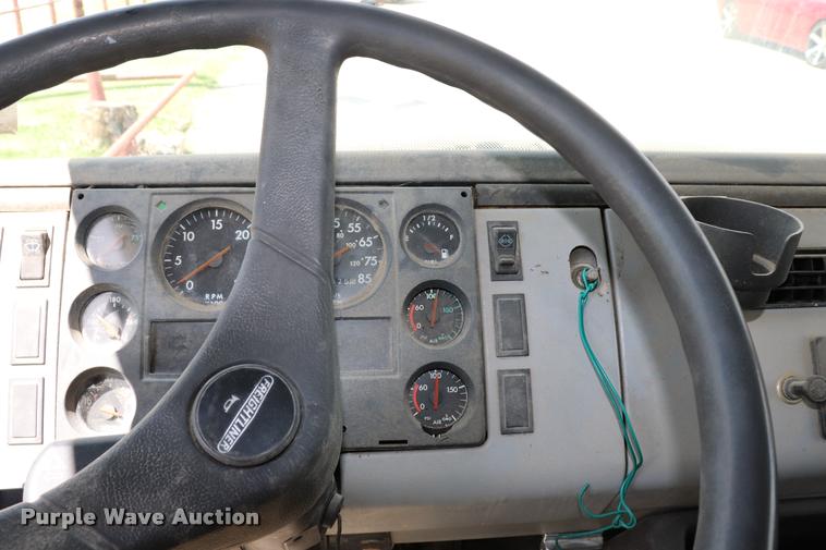 image for item DK9567 1993 Freightliner FL80 crane truck