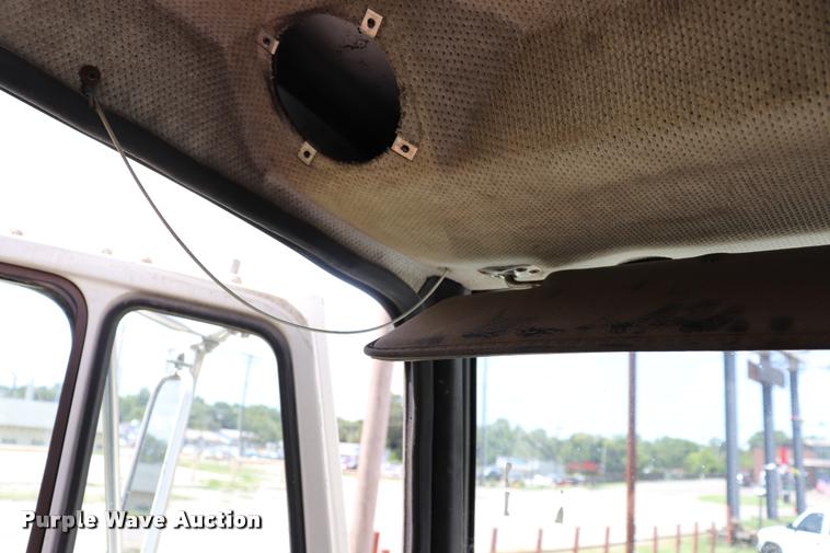 image for item DK9567 1993 Freightliner FL80 crane truck