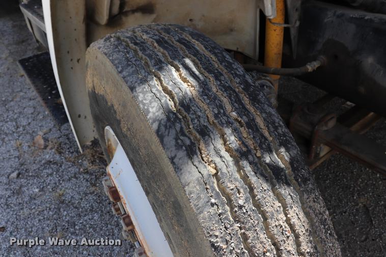 image for item DK9567 1993 Freightliner FL80 crane truck