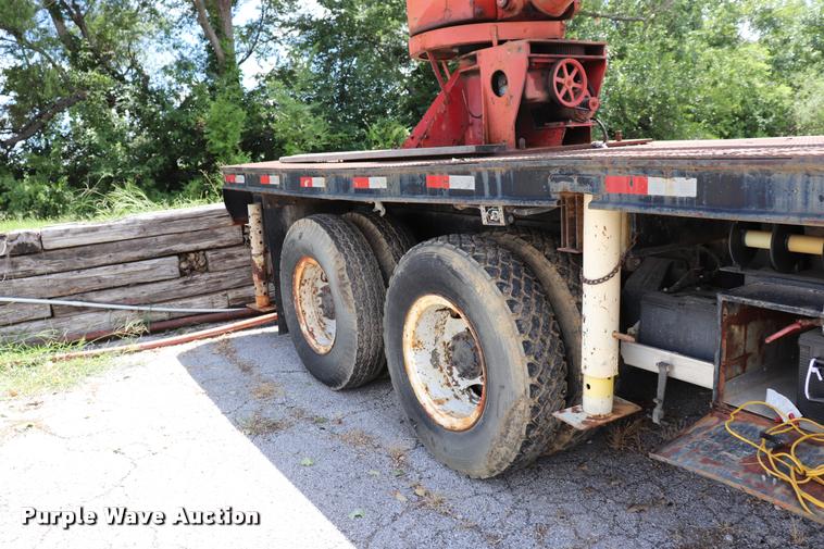 image for item DK9567 1993 Freightliner FL80 crane truck