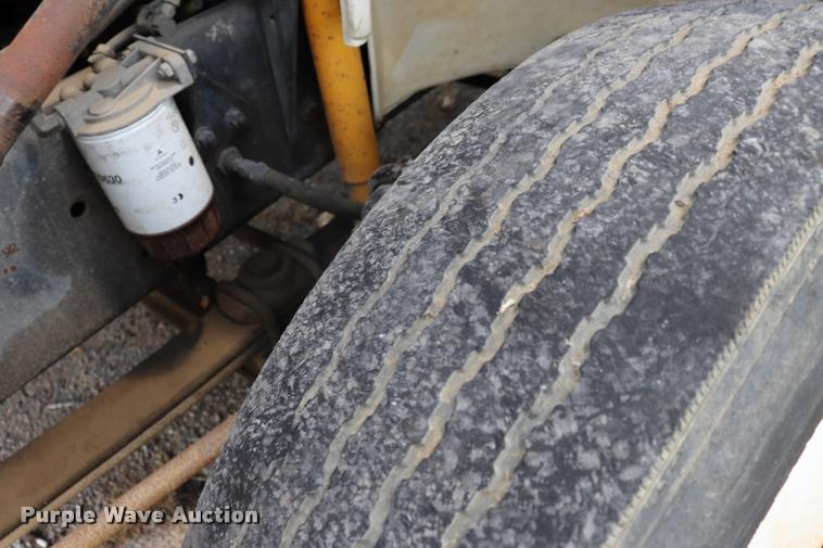 image for item DK9567 1993 Freightliner FL80 crane truck