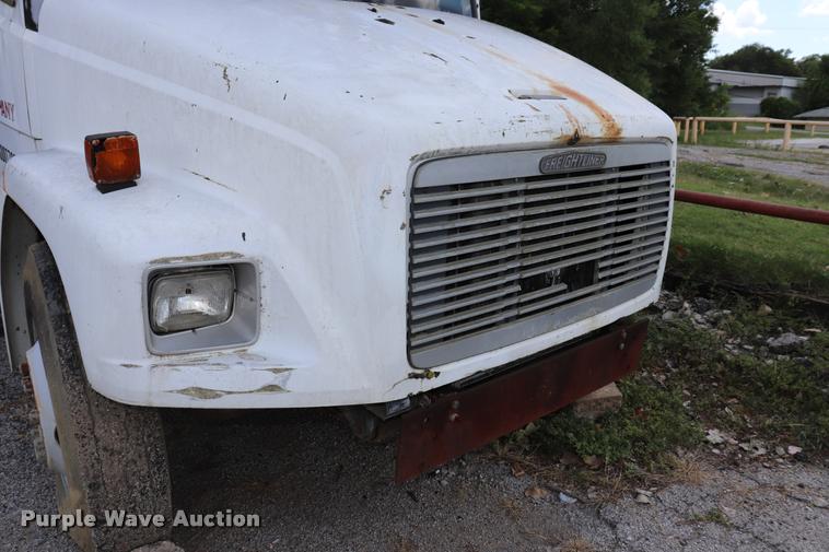 image for item DK9567 1993 Freightliner FL80 crane truck