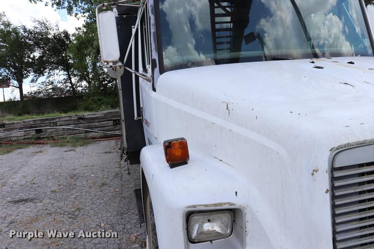 image for item DK9567 1993 Freightliner FL80 crane truck