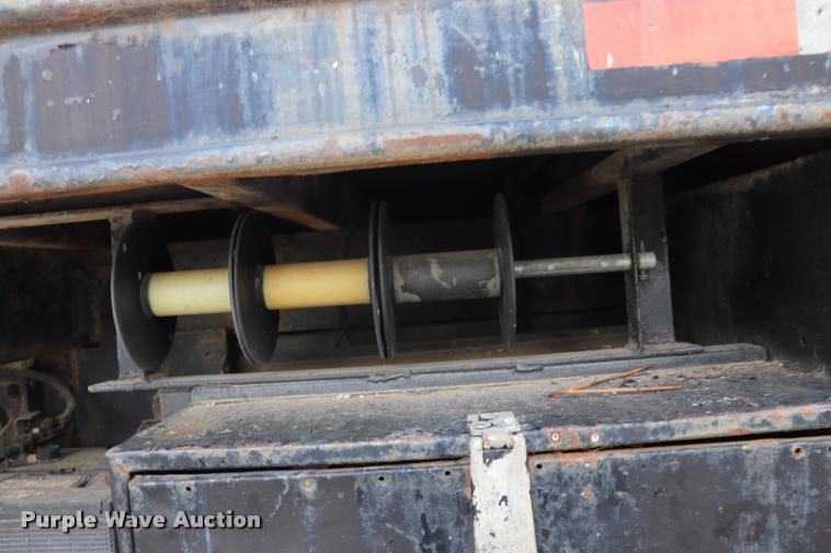 image for item DK9567 1993 Freightliner FL80 crane truck