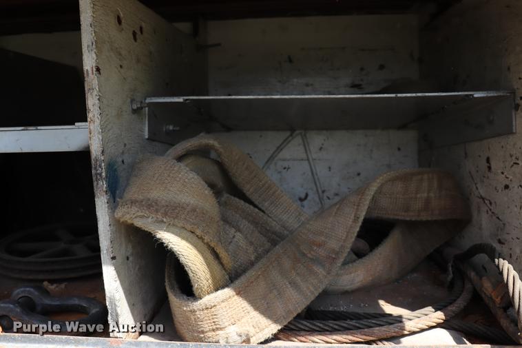 image for item DK9567 1993 Freightliner FL80 crane truck