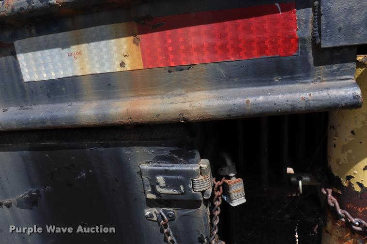 image for item DK9567 1993 Freightliner FL80 crane truck