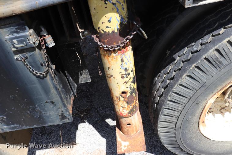 image for item DK9567 1993 Freightliner FL80 crane truck