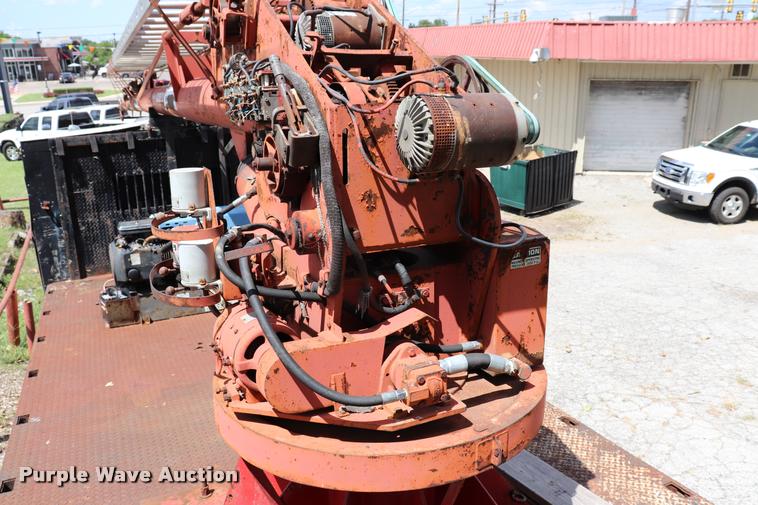 image for item DK9567 1993 Freightliner FL80 crane truck