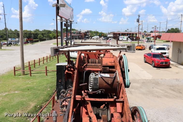 image for item DK9567 1993 Freightliner FL80 crane truck