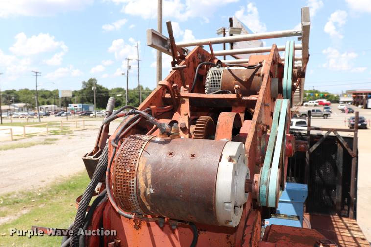 image for item DK9567 1993 Freightliner FL80 crane truck