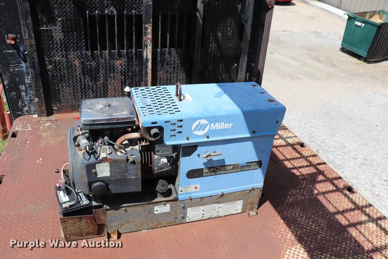 image for item DK9567 1993 Freightliner FL80 crane truck