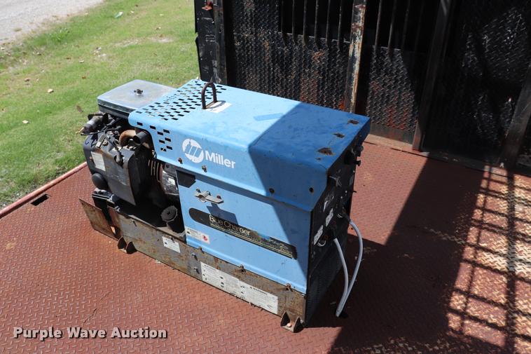 image for item DK9567 1993 Freightliner FL80 crane truck