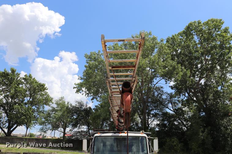 image for item DK9567 1993 Freightliner FL80 crane truck