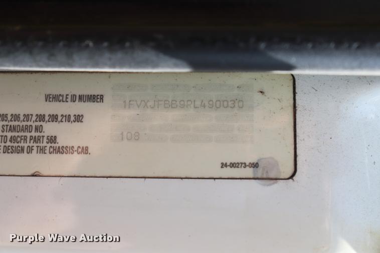 image for item DK9567 1993 Freightliner FL80 crane truck