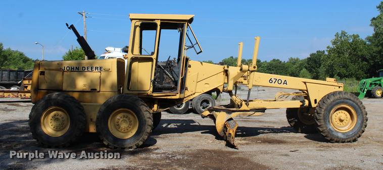 image for item DK9593 John Deere 670A motor grader