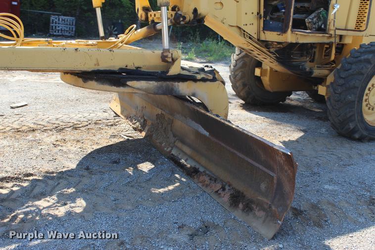 image for item DK9593 John Deere 670A motor grader