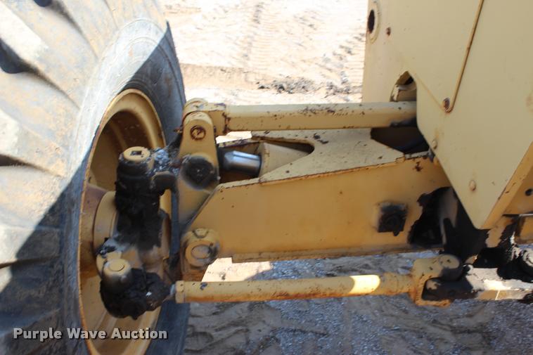 image for item DK9593 John Deere 670A motor grader